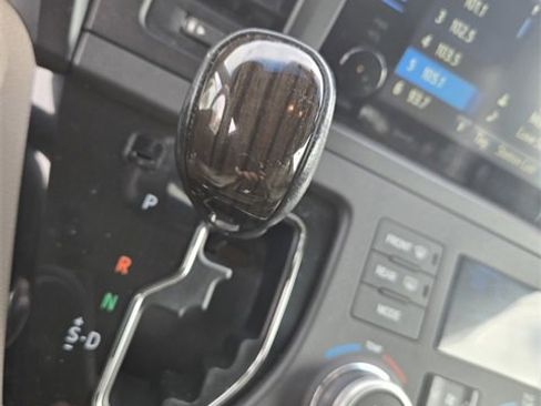 Used 2017 Toyota Sienna XLE image 18