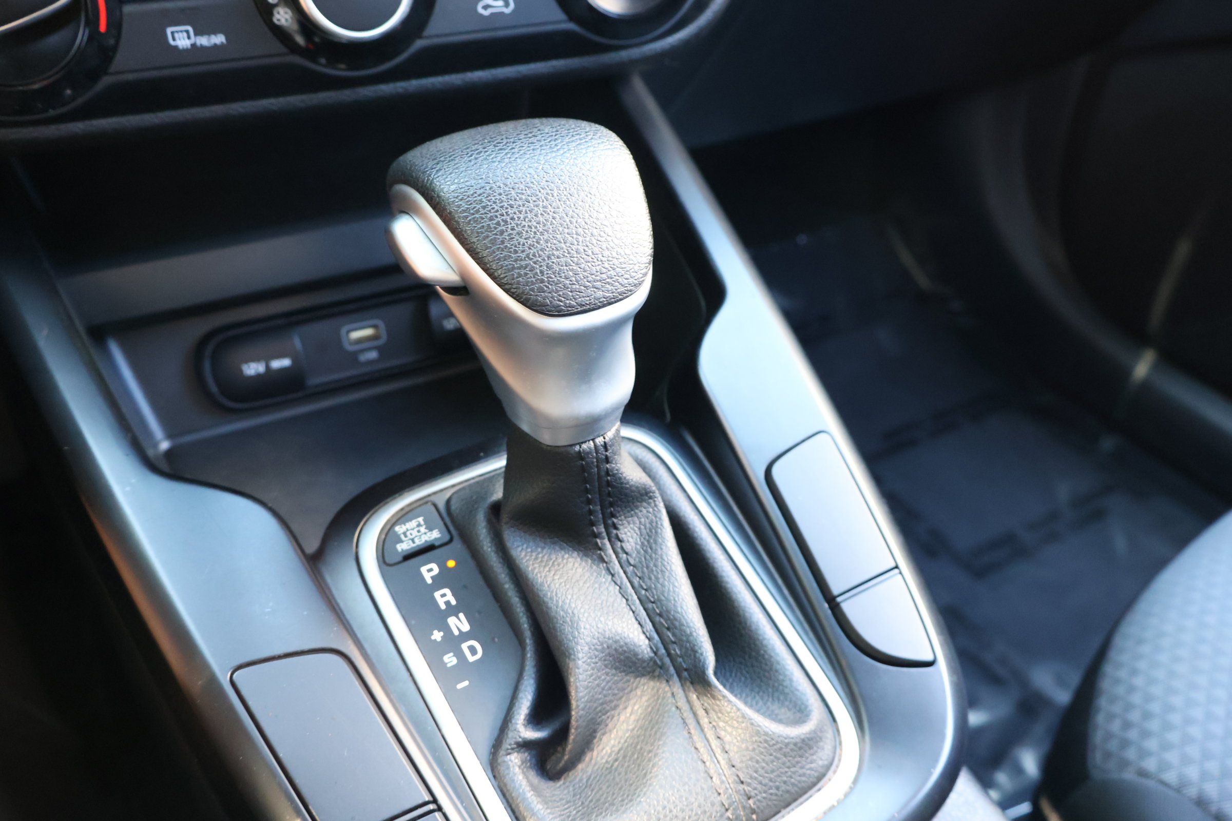 Used 2024 Kia Soul LX w/ Option Group 015 FWD image 27