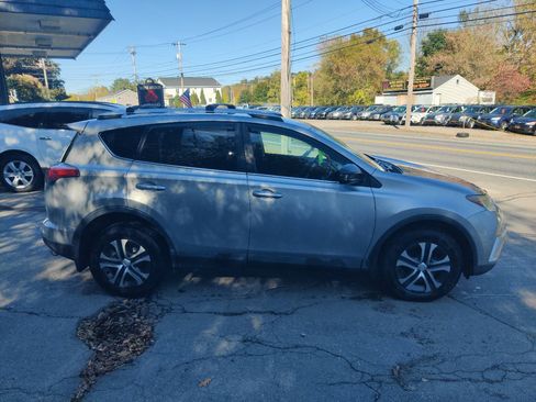Used 2016 Toyota RAV4 LE image 7