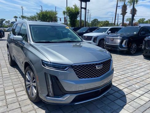Used 2025 Cadillac XT6 Premium Luxury w/ Technology Package AWD/4WD image 5