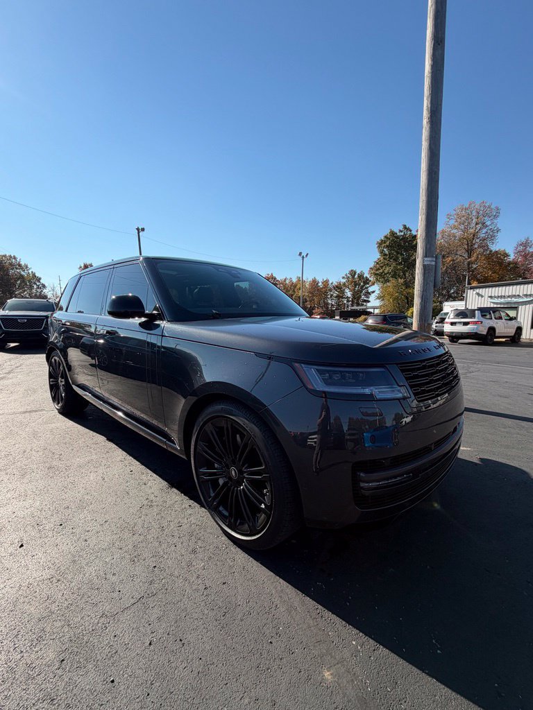 Used 2025 Land Rover Range Rover Long Wheelbase SE AWD/4WD image 9