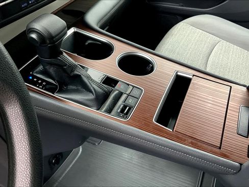 Used 2021 Toyota Sienna LE image 14