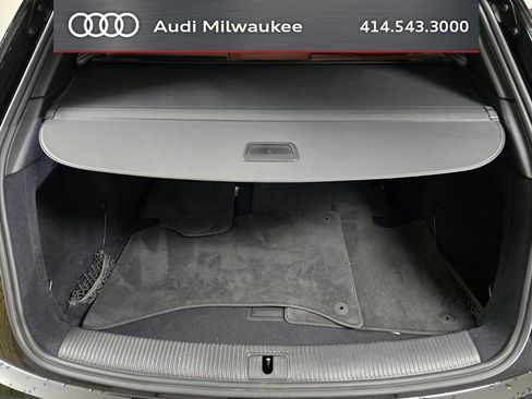 Used 2023 Audi Q5 2.0T Premium w/ Convenience Package AWD/4WD image 11