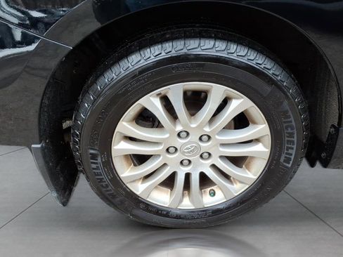 Used 2016 Toyota Sienna XLE image 5