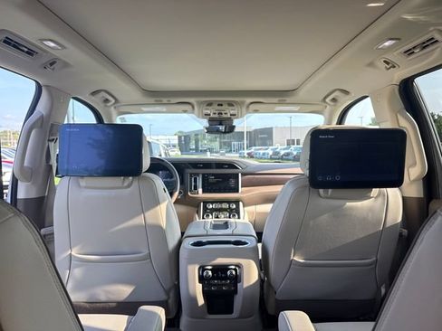 Used 2024 GMC Yukon Denali w/ Denali Reserve Package AWD/4WD image 22