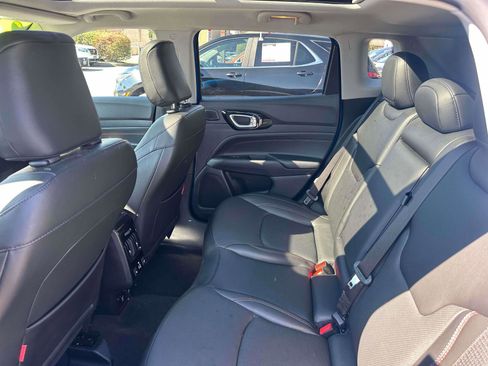 Used 2022 Jeep Compass Trailhawk w/ Trailhawk Elite Group image 9