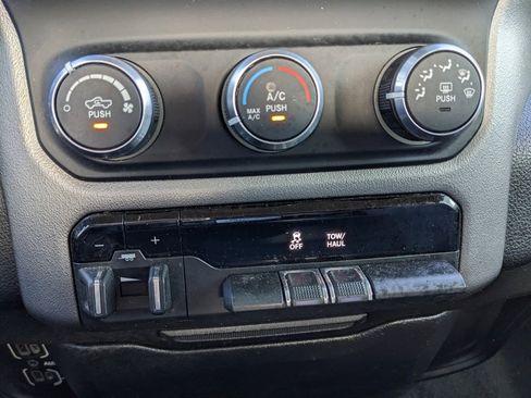 Used 2019 RAM 2500 Big Horn image 30