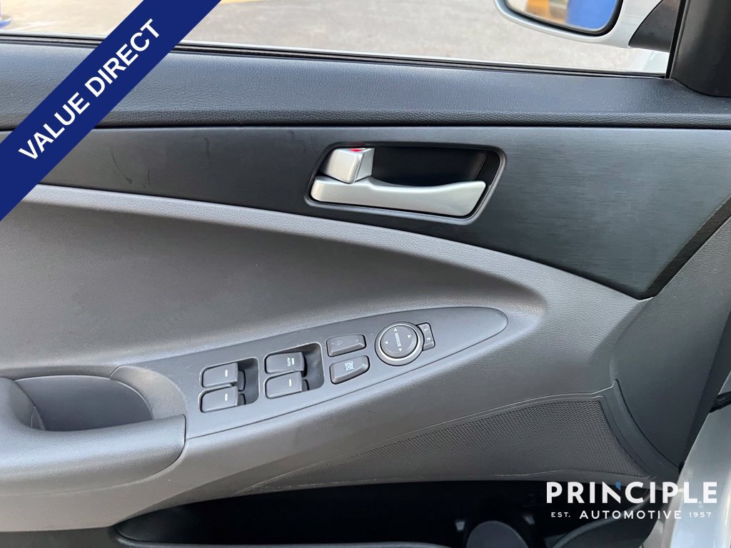 Used 2012 Hyundai Sonata GLS FWD image 12