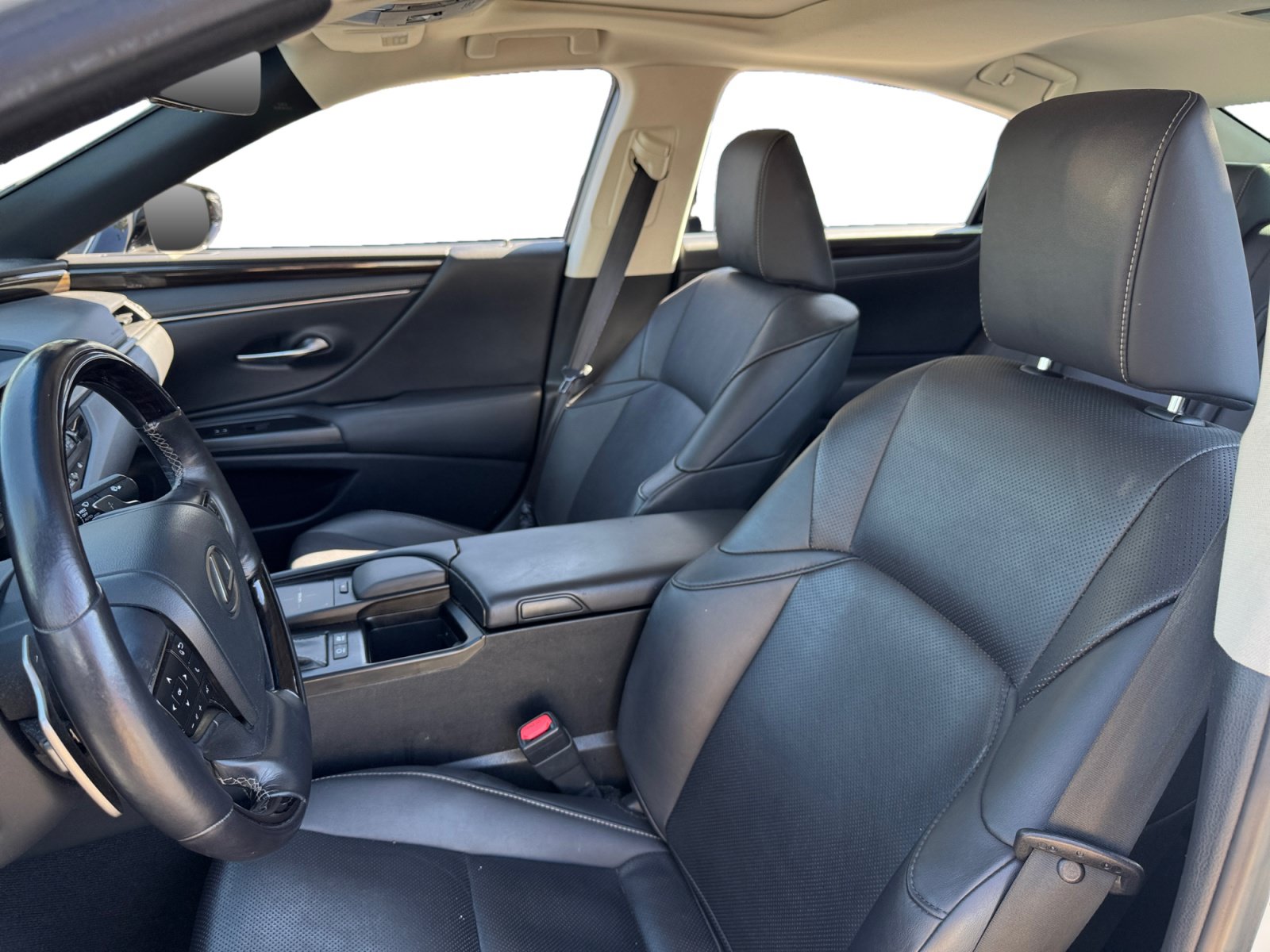 Used 2019 Lexus ES 300h w/ Premium Package FWD image 9