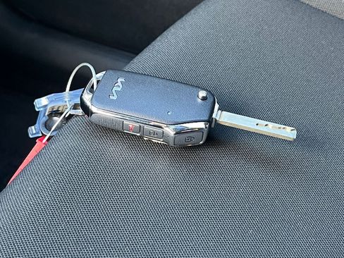 Used 2025 Kia Sportage LX image 21