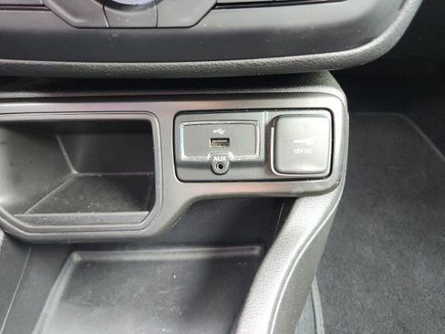 Used 2020 Jeep Renegade Latitude w/ Popular Equipment Group FWD image 25
