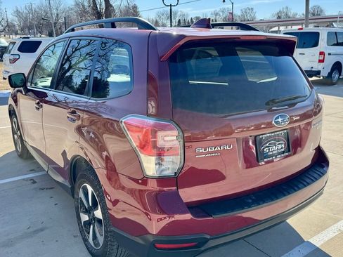 Used 2017 Subaru Forester 2.5i Premium image 3