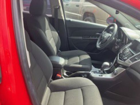 Used 2016 Chevrolet Cruze LT image 8