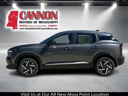 Used 2026 Nissan Kicks SV w/ Charging Package image 2