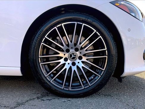 Used 2025 Mercedes-Benz C 300 4MATIC Sedan image 9