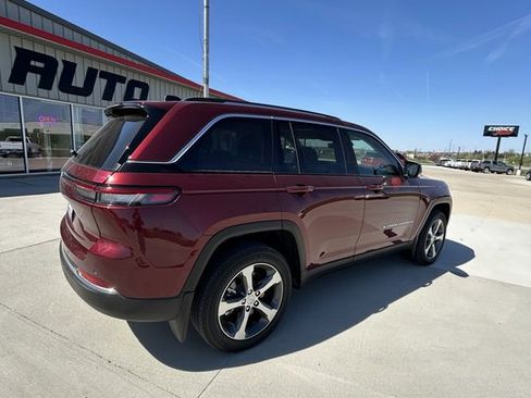 Used 2023 Jeep Grand Cherokee 4WD 4xe w/ Luxury Tech Group II image 4
