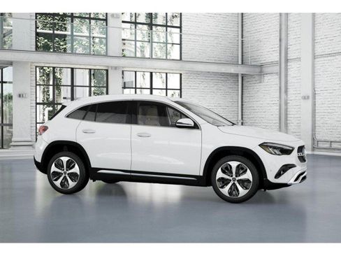 Certified 2025 Mercedes-Benz GLA 250 image 26