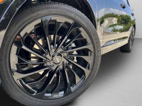 Certified 2025 Lincoln Aviator Reserve w/ Equipment Group 201A AWD/4WD image 14
