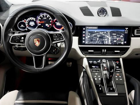 Used 2023 Porsche Cayenne GTS image 13