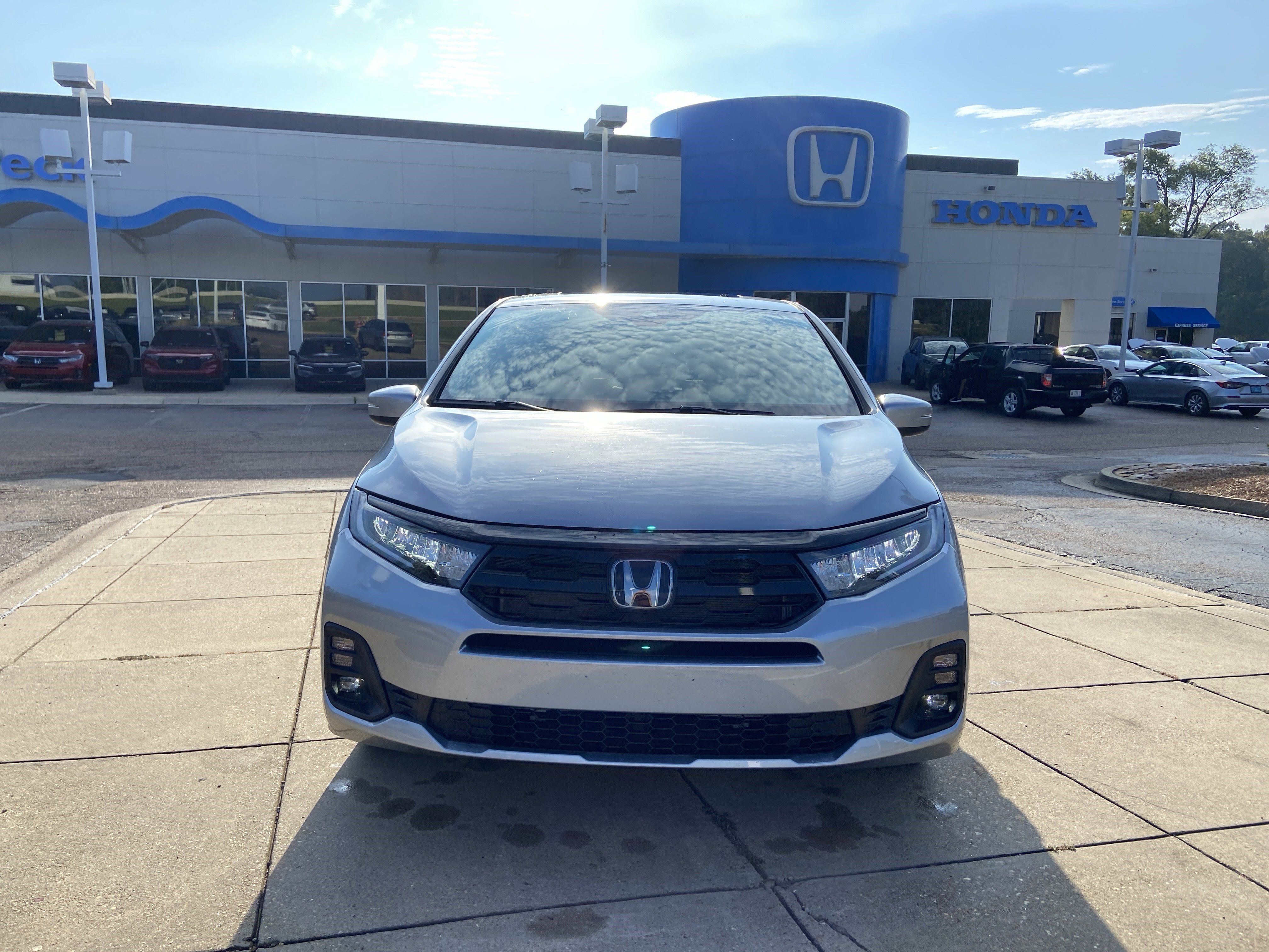 New 2026 Honda Odyssey Touring image 3