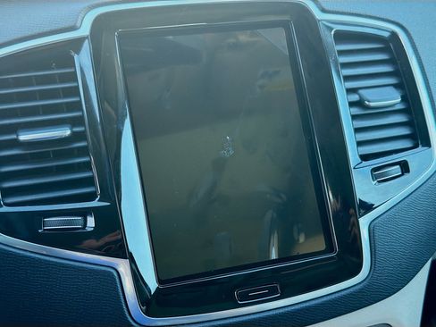 Used 2023 Volvo XC90 B6 Plus w/ Protection Package Premier image 13