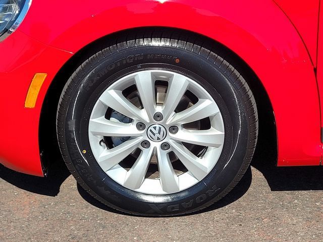 Used 2018 Volkswagen Beetle 2.0T S FWD image 11