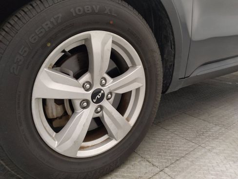 Used 2023 Kia Sorento LX FWD image 31