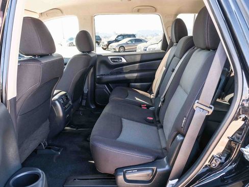 Used 2020 Nissan Pathfinder S FWD image 19