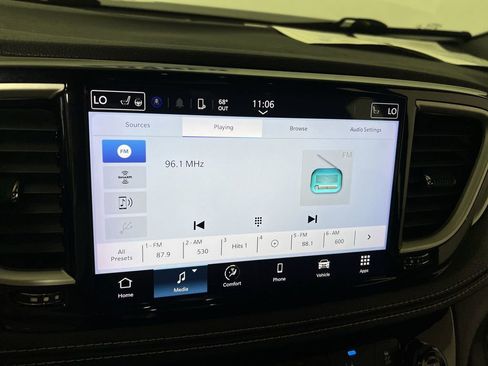 Used 2023 Chrysler Pacifica Touring-L w/ S Appearance Package AWD/4WD image 14