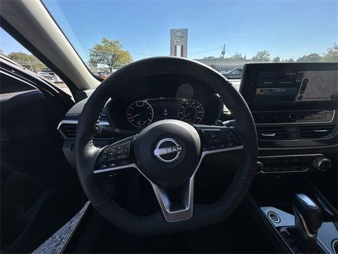 Certified 2024 Nissan Altima 2.5 SR w/ SR Premium Package image 18