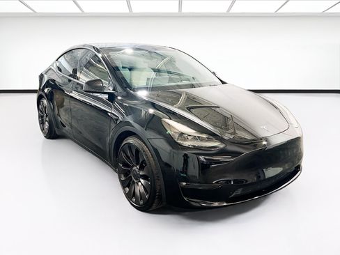 Used 2023 Tesla Model Y Performance AWD/4WD image 3