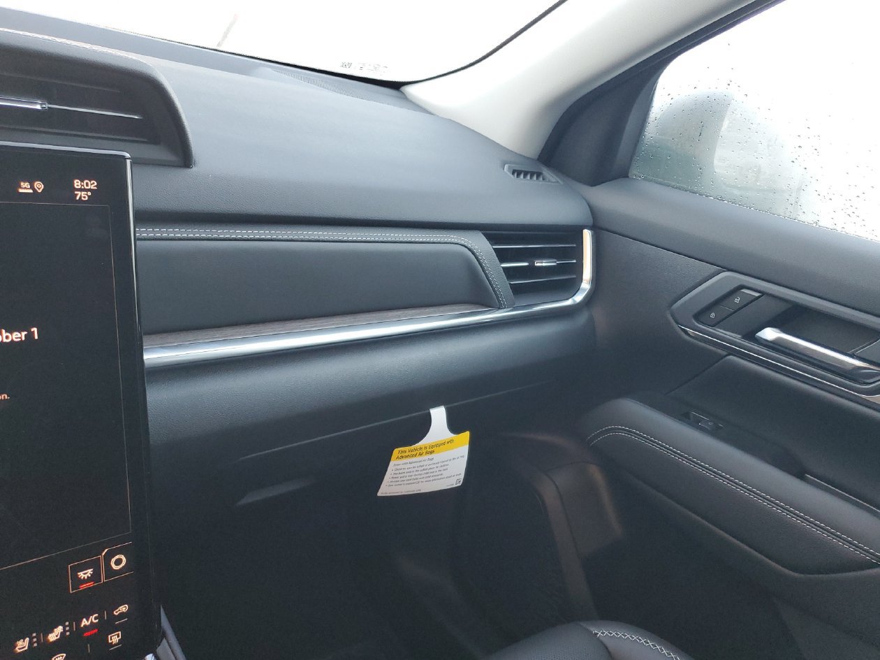 Used 2027 GMC Terrain Denali AWD/4WD image 24