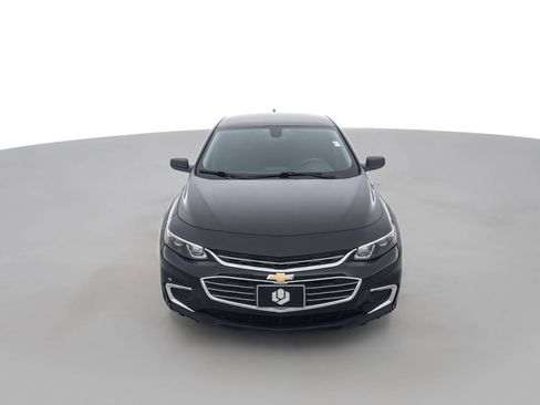 Used 2018 Chevrolet Malibu LS image 2