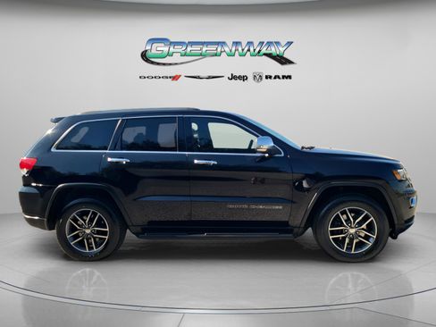 Used 2017 Jeep Grand Cherokee Limited w/ Luxury Group II image 4