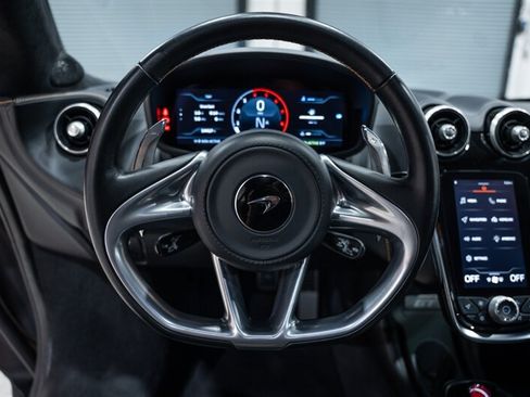 Used 2023 McLaren GT RWD image 19