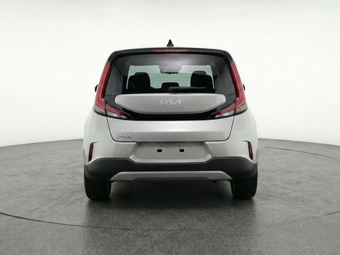 Used 2025 Kia Soul LX w/ LX Technology Package FWD image 7