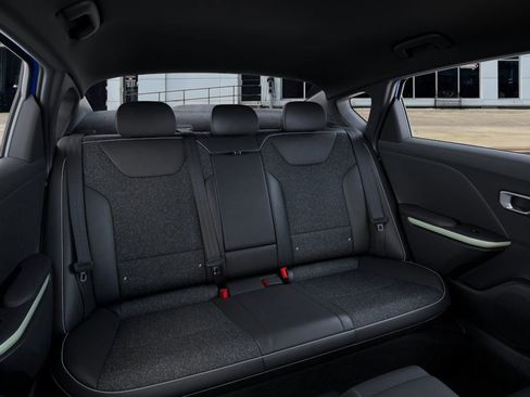 New 2025 Kia K4 GT-Line image 18