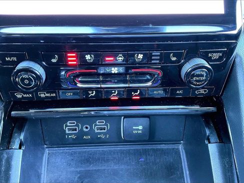 Certified 2023 Jeep Grand Cherokee Overland w/ Luxury Tech Group IV image 20