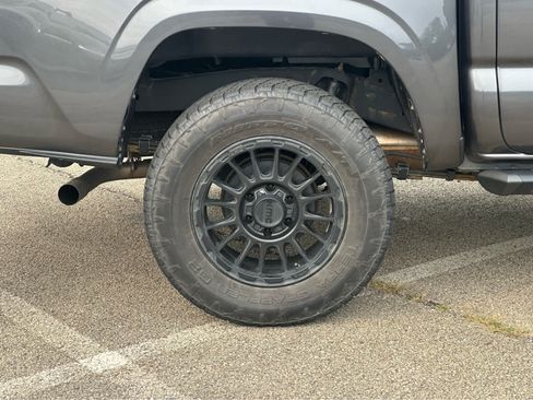 Used 2022 Toyota Tacoma SR AWD/4WD image 21