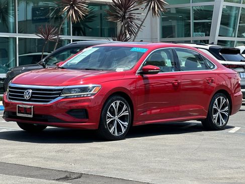 Used 2020 Volkswagen Passat 2.0T SEL FWD image 9