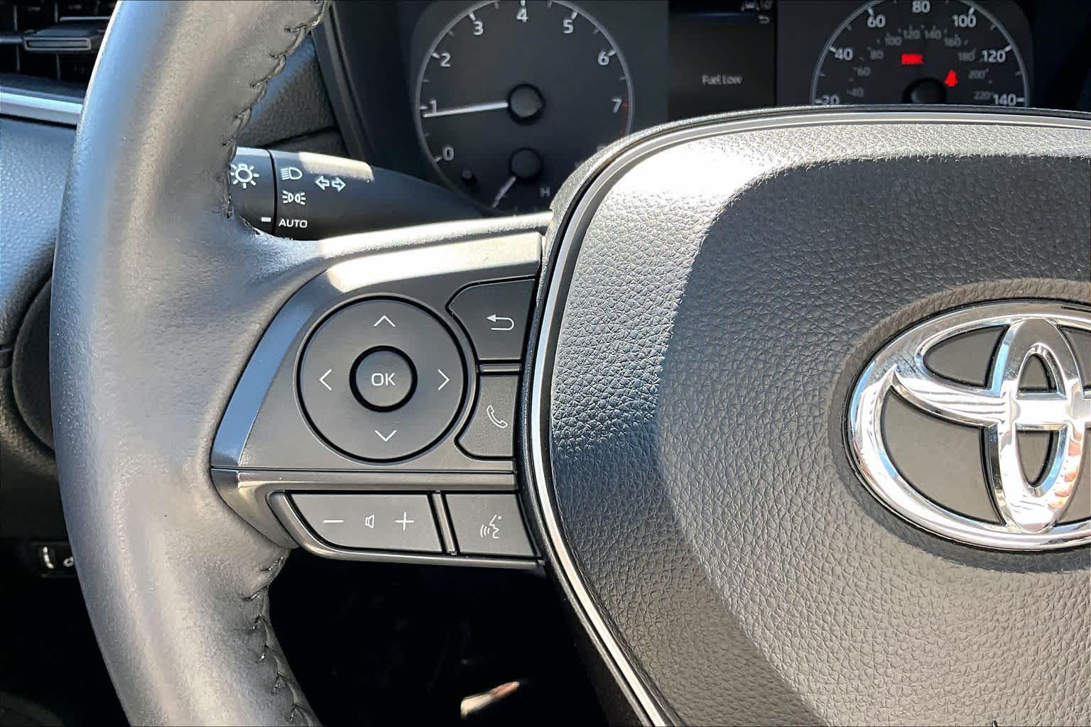 Used 2024 Toyota Corolla Cross LE FWD image 22