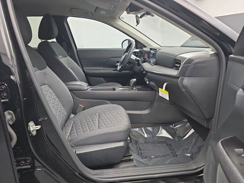 Used 2025 Nissan Kicks SV AWD/4WD image 37