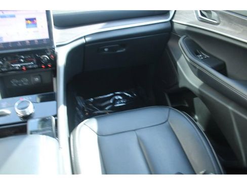 Used 2023 Jeep Grand Cherokee L Limited AWD/4WD image 19