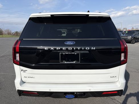 Used 2025 Ford Expedition Max Active image 5