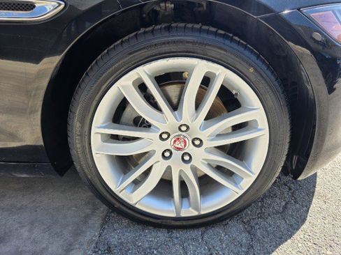 Used 2018 Jaguar XF Prestige image 15