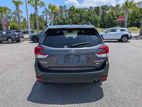 Used 2021 Subaru Forester Premium AWD/4WD image 5