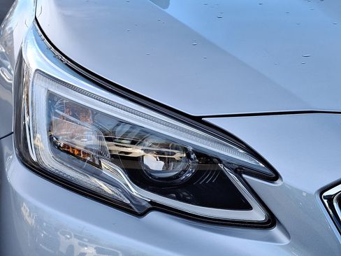 Used 2020 Subaru Outback Limited image 9