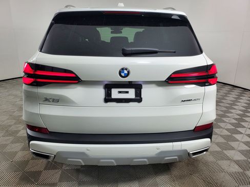 Used 2025 BMW X5 xDrive40i w/ Parking Assistance Package AWD/4WD image 9