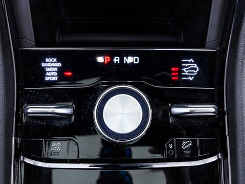 Used 2023 Jeep Grand Cherokee Overland AWD/4WD image 37