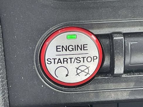 Used 2016 Ford Mustang Coupe RWD image 25